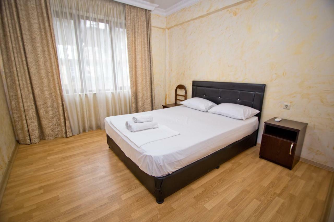 Vizit Hotel Batumi Kültér fotó